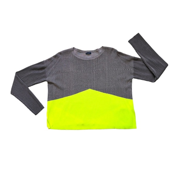 ★ Under Amour Color Block Lightweight Sweater ★ - Picture 15 of 15